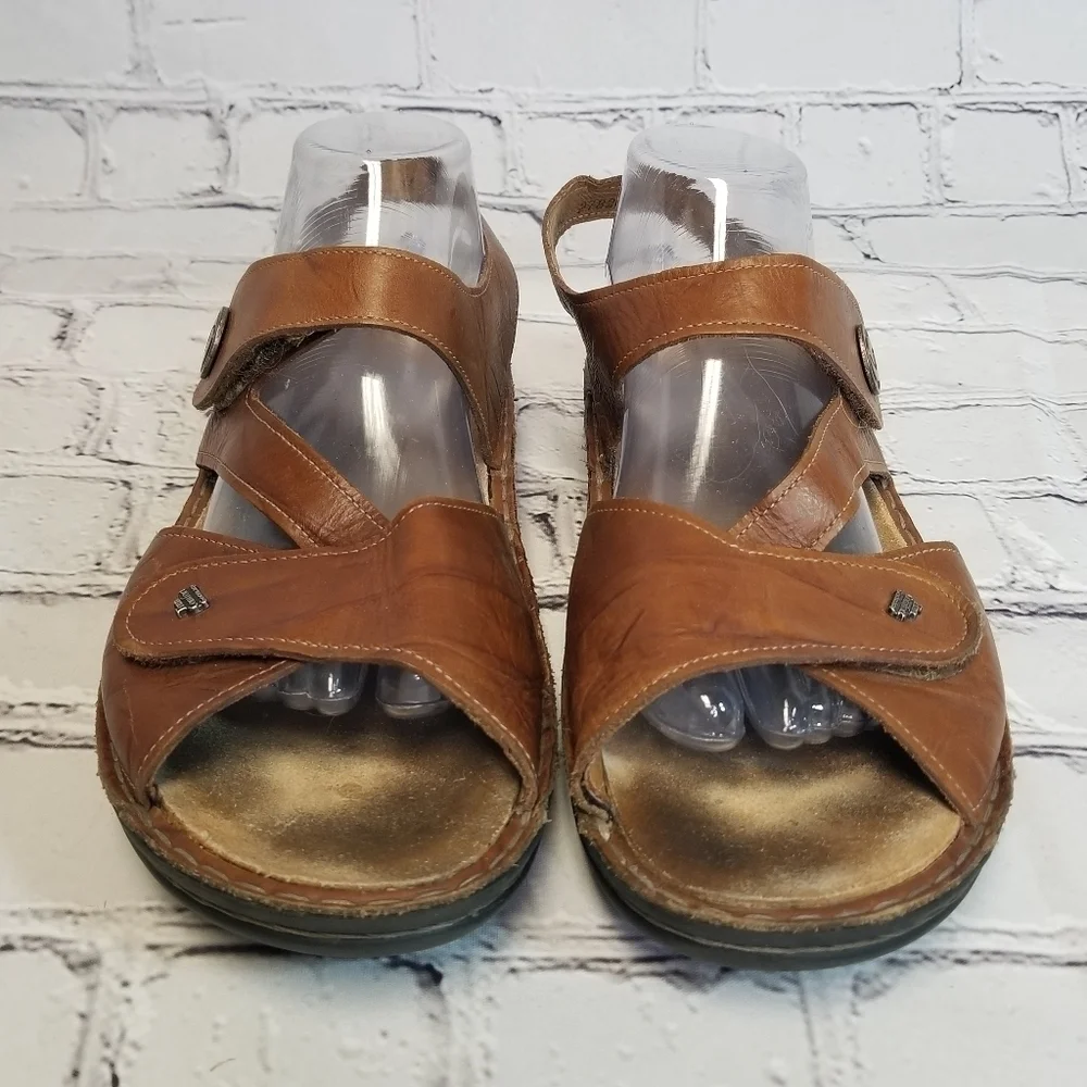 Finn Comfort Gomera brown ankle sandals